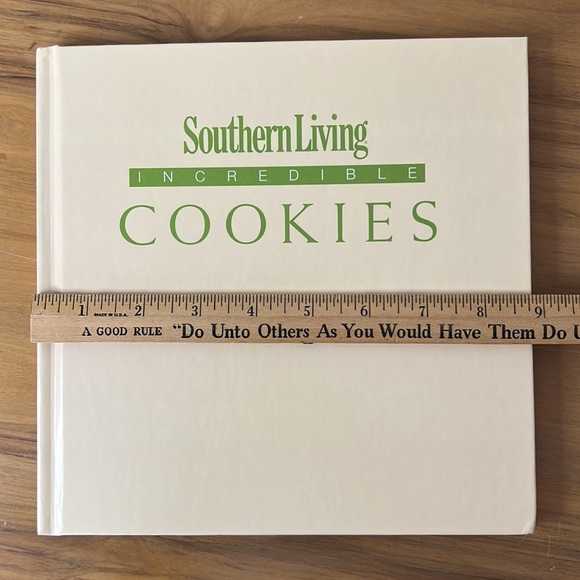 Southern Living Incredible Cookies Hardcover Book - Picture 7 of 7